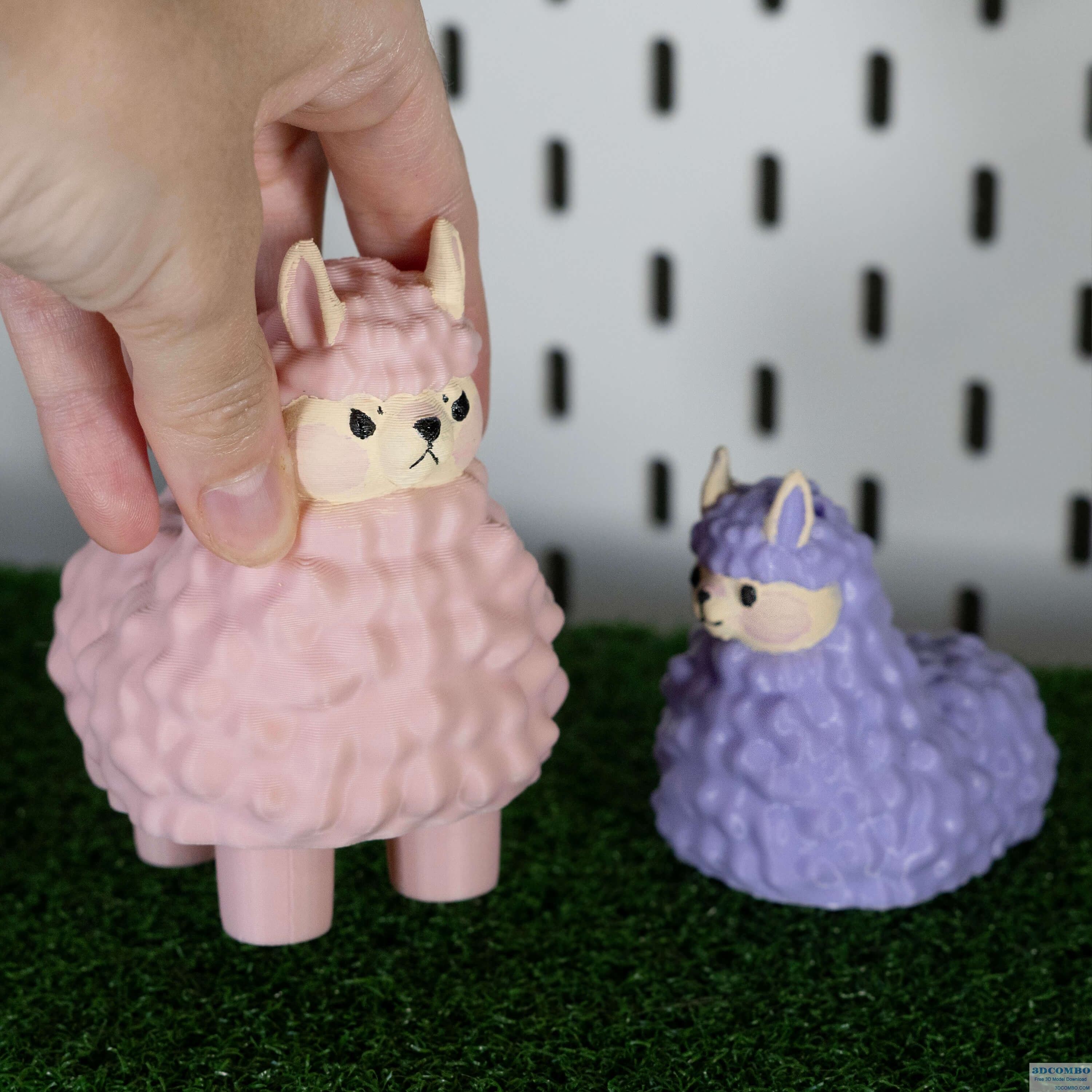 MAMA LLAMA AND HER BABIES