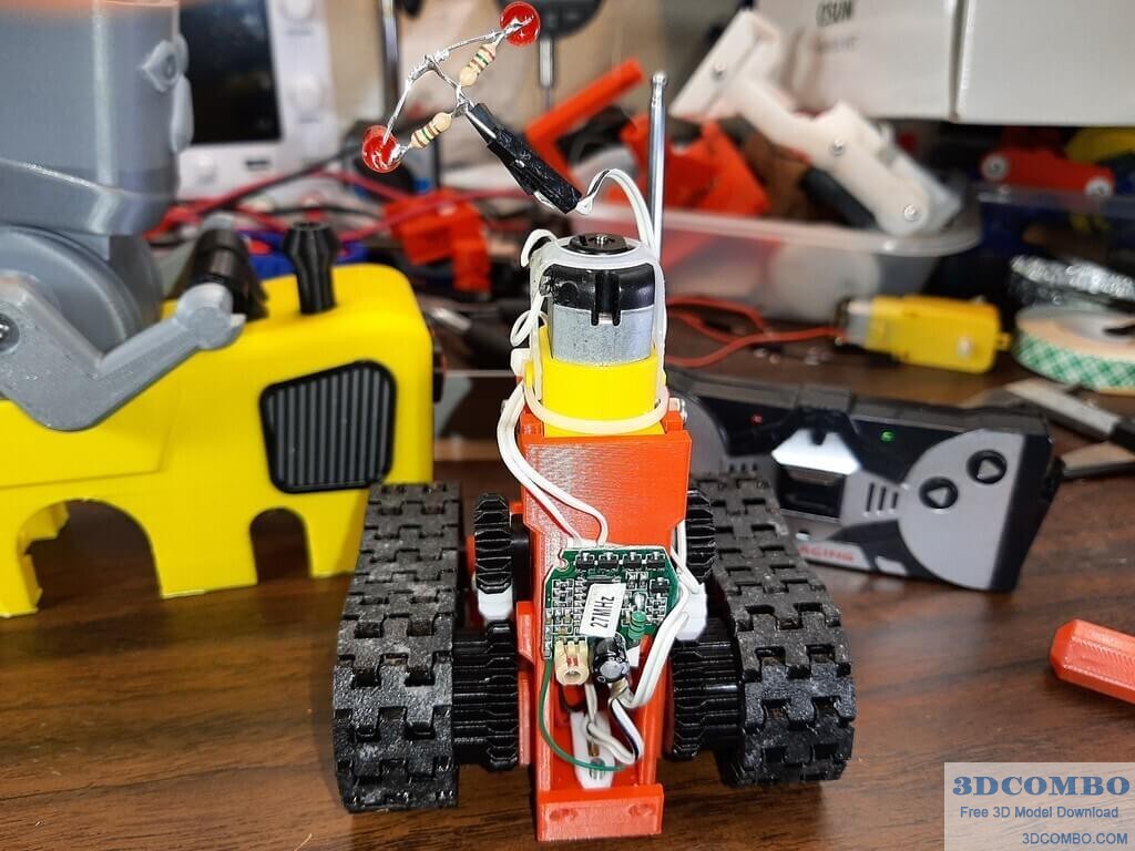 Single Motot Steerable Robot Bulldozer.3dcombo.com